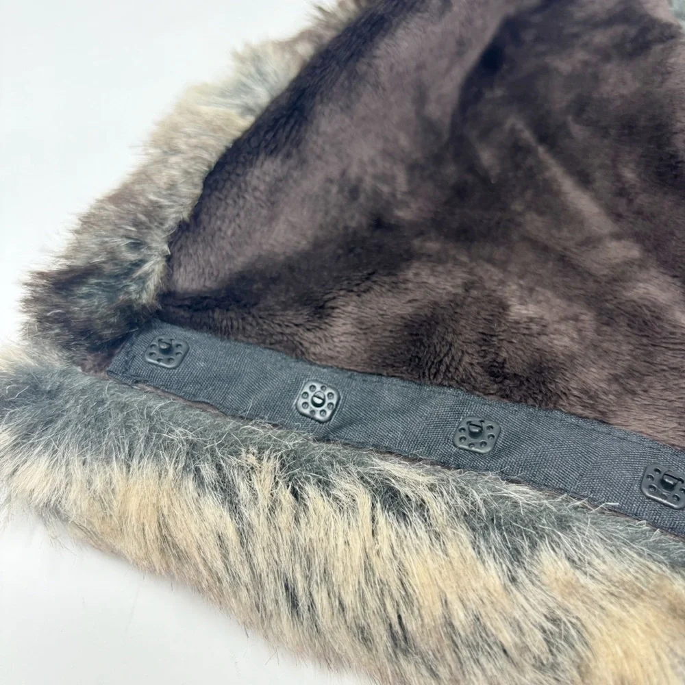 ICON COLLARS Women’s Gray Brown Black Stripe Fur Collar Snap Close 29” X 7”